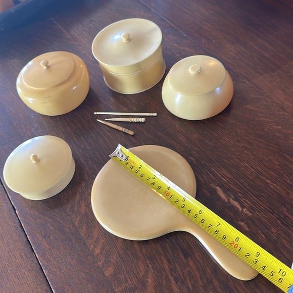 Antique Ivory Celluloid Vanity Set. 4 containers w lids, 1 hand mirror & 3 hooks - Picture 8 of 16